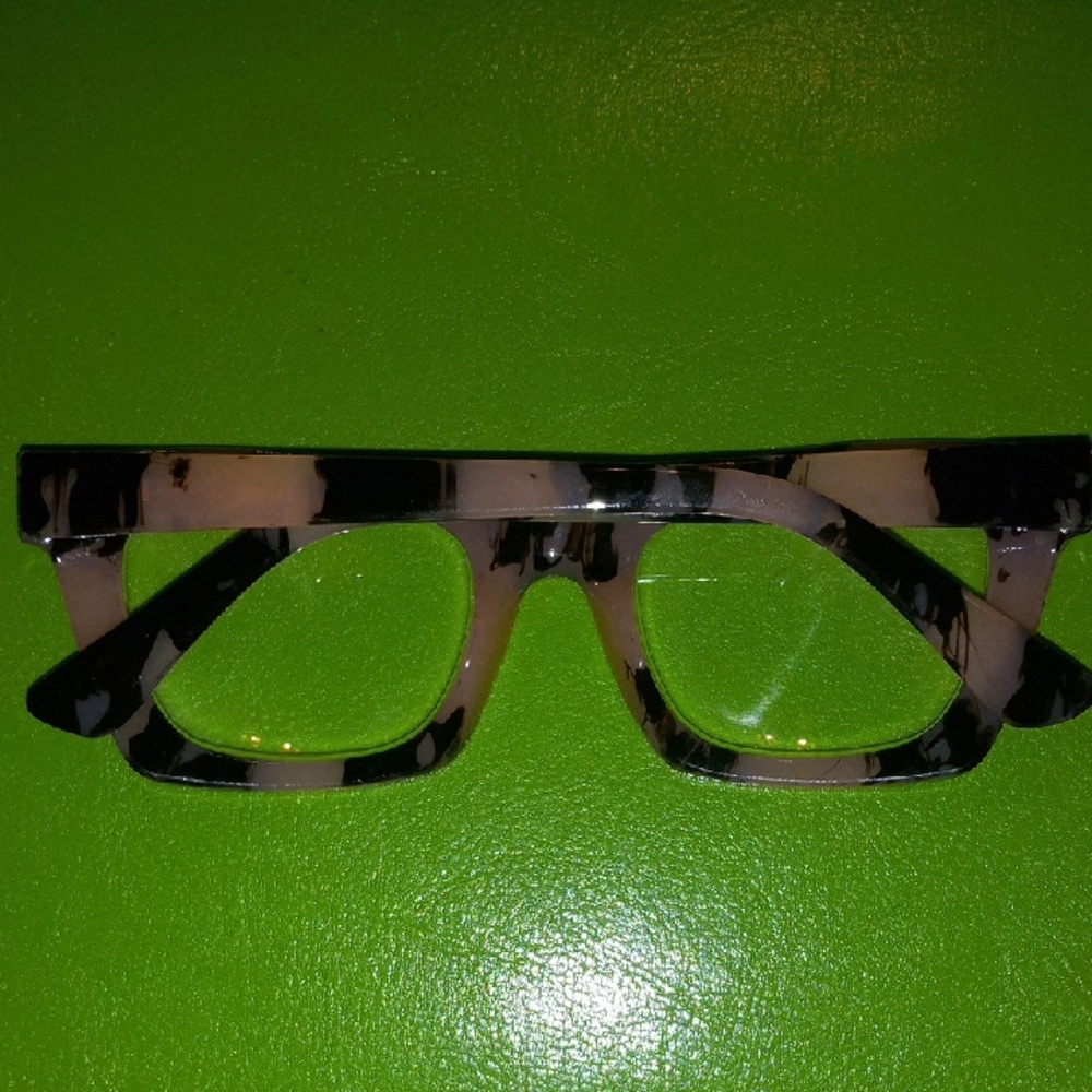 Source Unknown Black and Cream Glasses